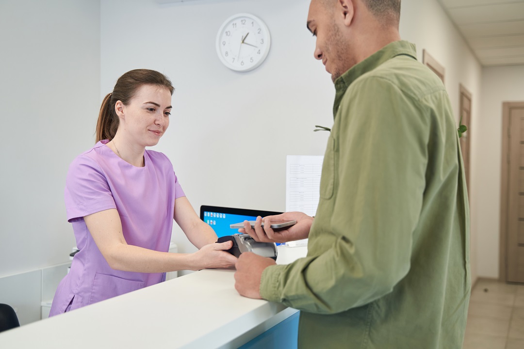 4 Factors You Should Consider When Training Your Front Desk For Patient Collections